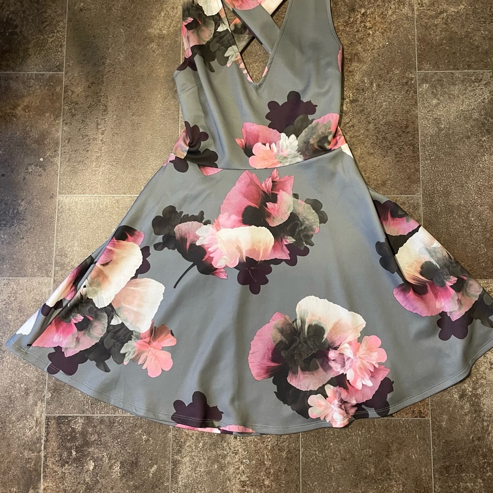 Charlotte Russe Gray Floral Midi Dress